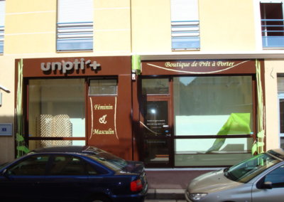 Habillage de façade à proximité de Lyon pour Un Ptit'+ (Chaponost) par SES (Grigny dans le Rhône)