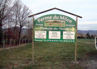 Totem pour les Fermes du Milon par SES (Grigny -Lyon)