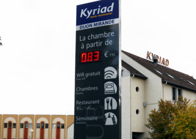 Totem pour Kyriad (Dijon Mirande) par SES (Grigny -Lyon)