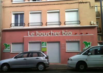 Enseigne avec lettres découpées à saint Etienne pour Le Boucher Bio (St Etienne) par par SES (Grigny -Lyon)