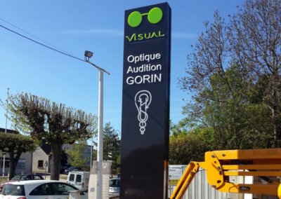 Totem pour les Opticiens Visual (Auxerre) par SES (Grigny -Lyon)