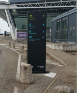 Totem Directionnel Aéroport dans le Rhône par SES (Grigny -Lyon)