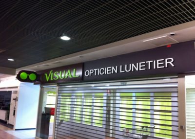 Vos enseignes à Lyon: Enseigne lumineuse avec lettres en relief pour les Opticiens Visual (Maison Alfort 94700) par SES Grigny-Lyon
