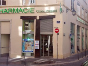Enseigne à Lyon pour notre client Pharmacie Croix-Paquet