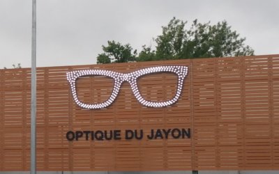Réalisation d’un ensemble de signalétiques  pour l’Optique du Jayon (Grigny 69520)