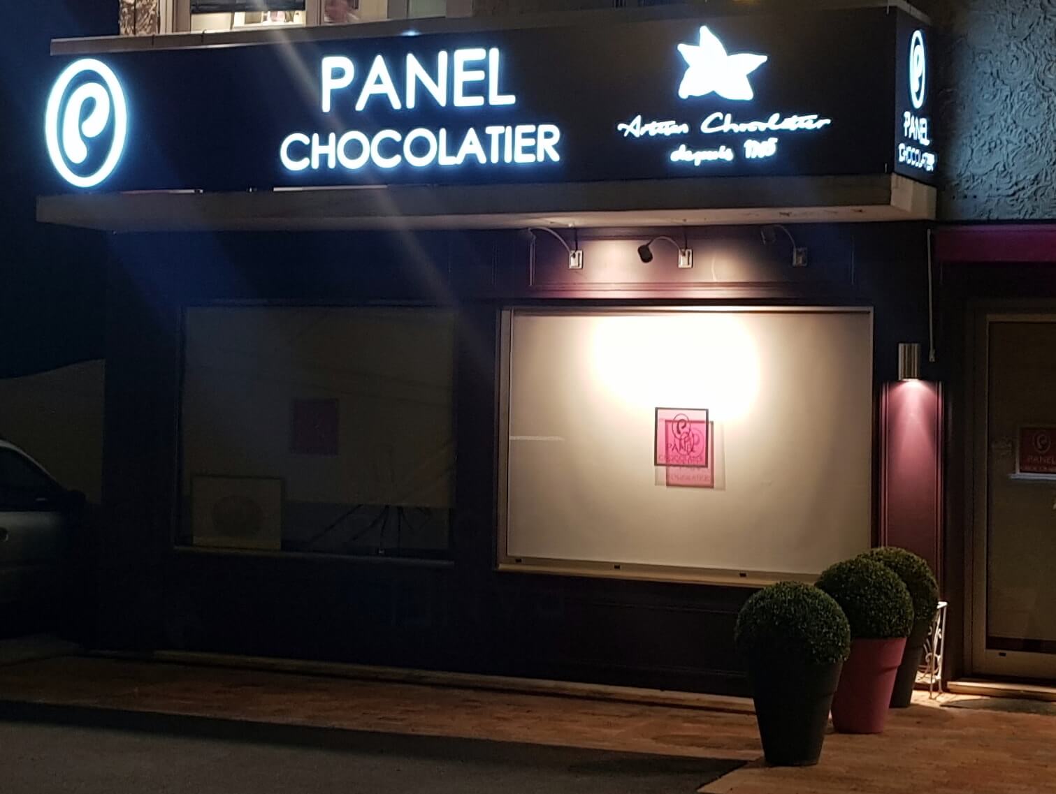Enseigne lumineuse Lyon- Grigny-Chocolaterie Panel par SES Grigny- Rhône