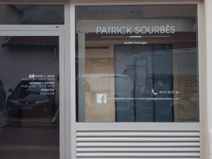 Signalétique - Adhésif vitrine à Lyon Saint Genis Laval