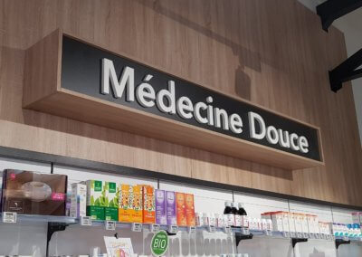 Enseignes Lettres découpées Pharmacie Les Platanes Drôme par SES grigny-Lyon