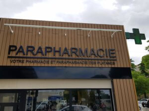 Profilé lumineux Pharmacie Les Platanes Drôme - SES Grigny-Lyon