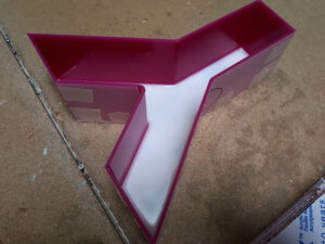 Fabricant d'enseigne Lyon - lettre plexi rose