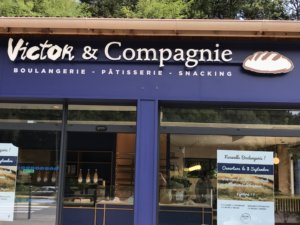 Vos enseignes lyonnaises -Bloc led Enseigne lumineuse Boulangerie Victor & Compagnie Ecully - SES Grigny