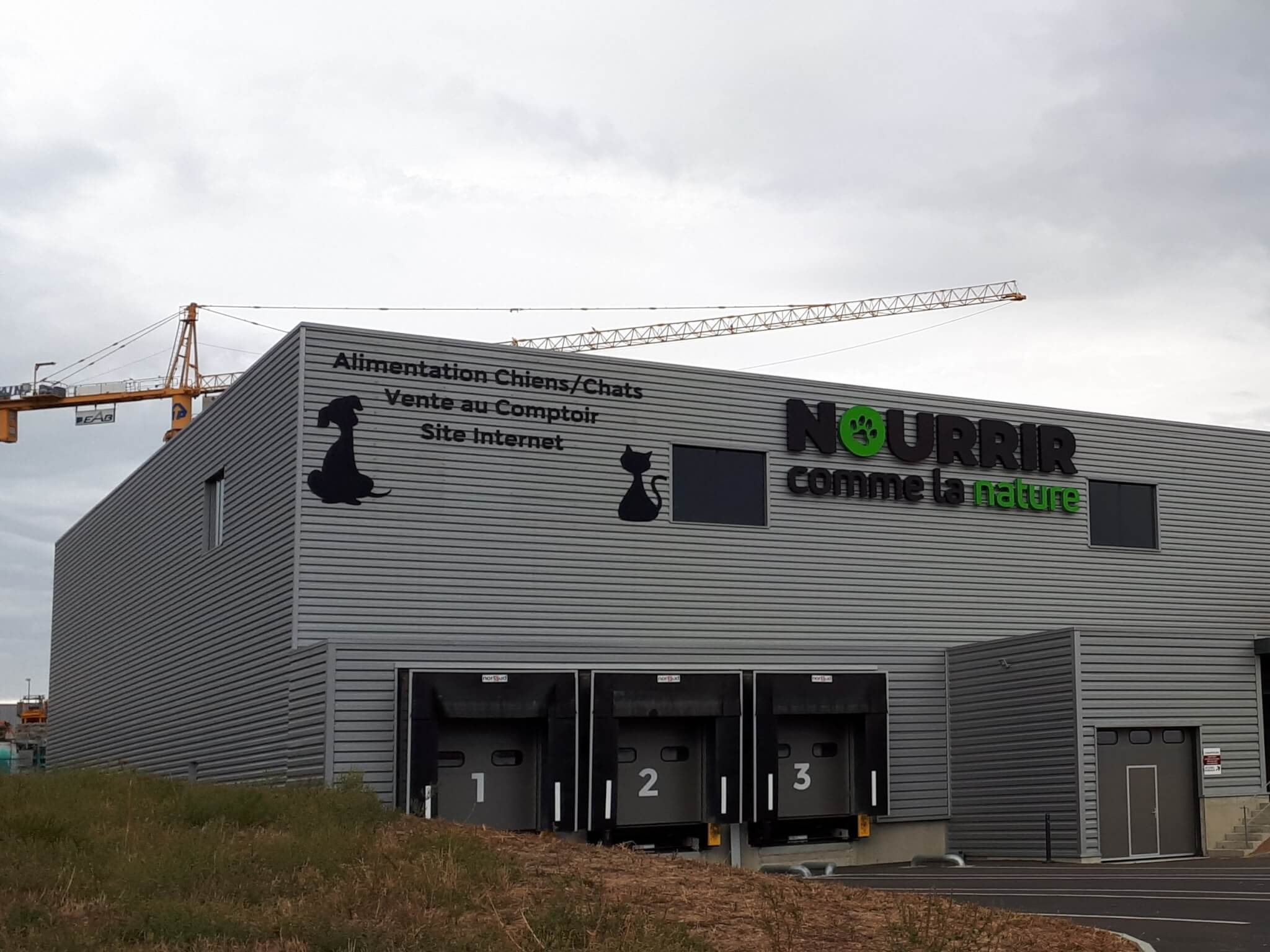 Enseignes Lumineuses Led Nourrir Comme La Nature Mornant Fabriquees Et Installees Par Ses Grigny Lyon Ses Enseignes Et Signaletiques Enseignes Lumineuses Led Nourrir Comme La Nature Mornant Fabriquees Et Installees Par Ses Grigny Lyon Ses Enseignes Et Signaletiques