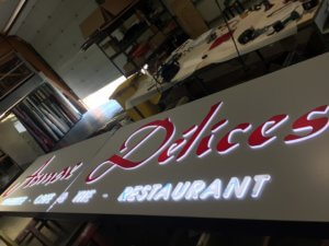 Fabricant enseigne lumineuse Lyon- Fabrication enseignes lumineuses led - SES Grigny - Asmaé Délices
