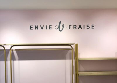 Adhesif-mural-Magasin-Envie-de-Fraise-Paris-17